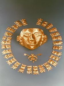 Maske, Vogelanhänger und Plaketten, Cauca von Pre Columbian